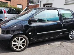 Schwarz Gebraucht 2005 Renault Twingo Kleinwagen | 500 €