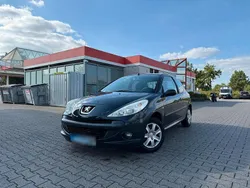 Blau Gebraucht 2009 Peugeot 206+ Kleinwagen | 1.300 €