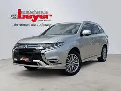 P) (schwarz Gebraucht 2020 Mitsubishi Outlander P-HEV SUV | 21.980 € (Fairer Preis)