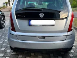 Silber Gebraucht 2008 Lancia Musa Van / Kleinbus | 8.900 €