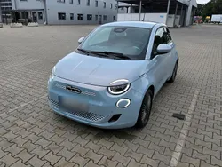 Blau Gebraucht 2022 Fiat 500e Icon Kleinwagen | 15.990 € (Guter Preis)