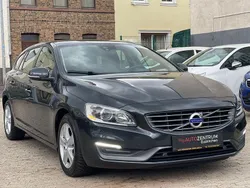 Grau Gebraucht 2014 Volvo V60 Business Edition Kombi | 10.999 € (Etwas zu teuer)