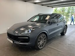 Blau Gebraucht 2019 Porsche Cayenne Turbo SUV | 69.990 €