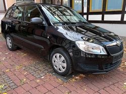 Schwarz Gebraucht 2010 Skoda Fabia Kombi | 2.200 € (Guter Preis)