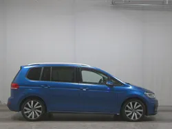 Blau Gebraucht 2022 VW Touran R-line Van / Kleinbus | 20.480 € (Superpreis)