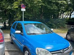 Blau Gebraucht 2004 Opel Corsa Limousine | 2.050 € (Etwas zu teuer)