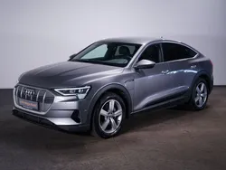 Grau Gebraucht 2020 Audi e-tron Advanced SUV | 25.499 € (Guter Preis)