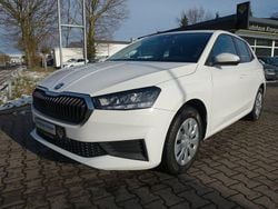 Weiß Gebraucht 2022 Skoda Fabia Active Limousine | 11.980 € (Fairer Preis)