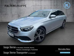 Silber Gebraucht 2024 Mercedes E220 Avantgarde Kombi | 49.650 €