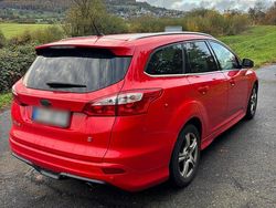 Rot Gebraucht 2013 Ford Focus S Kombi | 3.300 € (Guter Preis)