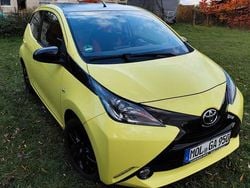 Gelb Gebraucht 2017 Toyota Aygo X-play Kleinwagen | 7.999 € (Fairer Preis)