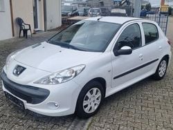 Weiß Gebraucht 2012 Peugeot 206+ Basis Kleinwagen | 2.990 € (Fairer Preis)