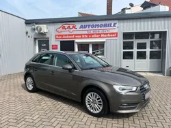 Grau Gebraucht 2015 Audi A3 Sportback Ambiente Limousine | 13.490 € (Guter Preis)