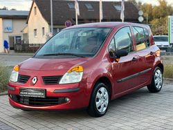 Rot Gebraucht 2004 Renault Modus Authentique Van / Kleinbus | 2.590 € (Teuer)