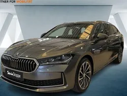 Grau Neu 2025 Skoda Superb LAURIN & KLEMENT Kombi | 47.790 € (Fairer Preis)