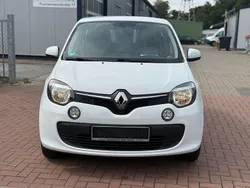 Weiß Gebraucht 2016 Renault Twingo Life Kleinwagen | 4.100 € (Fairer Preis)