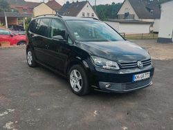 Schwarz Gebraucht 2011 VW Touran Van / Kleinbus | 7.500 € (Fairer Preis)