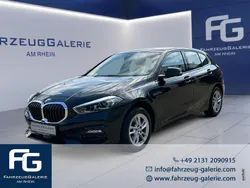Black sapphire metallic (metallic) Gebraucht 2023 BMW 118 Sport Line Kleinwagen | 24.460 € (Guter Preis)