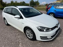 Weiß Gebraucht 2015 VW Golf VII Trendline Kombi | 6.790 € (Fairer Preis)