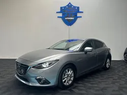 Grau Gebraucht 2014 Mazda 3 Center-Line Limousine | 11.999 € (Fairer Preis)