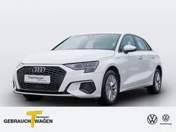 Weiß Gebraucht 2022 Audi A3 Sportback e-tron Comfort Limousine | 24.280 € (Fairer Preis)