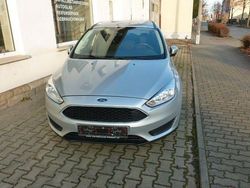 Silber Gebraucht 2016 Ford Focus Trend Limousine | 7.490 € (Guter Preis)