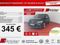 Deep black perleffekt (metallic) Gebraucht 2024 VW Tiguan Allspace R-line SUV | 39.949 € (Fairer Preis)