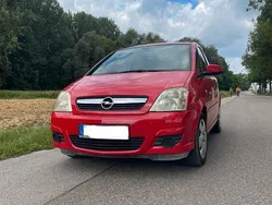 Rot Gebraucht 2009 Opel Meriva Edition Van / Kleinbus | 1.950 € (Guter Preis)