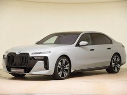 Grau Gebraucht 2024 BMW 740 M Sport Limousine | 99.880 €