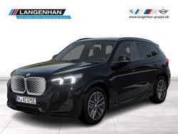 Schwarz Neu 2025 BMW iX1 M Sport SUV | 48.202 € (Guter Preis)