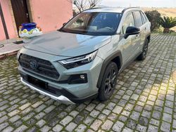 Grau Gebraucht 2023 Toyota RAV4 Hybrid SUV | 38.900 € (Fairer Preis)