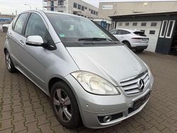 Polarsilber metalliclack Gebraucht 2010 Mercedes A200 Avantgarde Limousine | 2.590 € (Guter Preis)