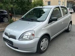 Silber Gebraucht 2002 Toyota Yaris Eco Limousine | 1.899 € (Fairer Preis)