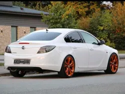 Weiß Gebraucht 2009 Opel Insignia Limousine | 4.900 €