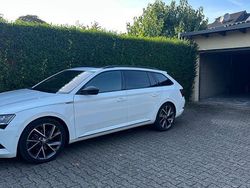 Weiß Gebraucht 2017 Skoda Superb SportLine Kombi | 19.500 € (Fairer Preis)