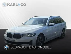 Weiss Gebraucht 2022 BMW 520 Sport Line Kombi | 25.898 € (Superpreis)