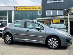 Grau Gebraucht 2011 Peugeot 207 Premium Kleinwagen | 4.980 € (Etwas zu teuer)