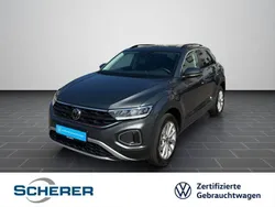 Indiumgrau metallic (metallic) Gebraucht 2024 VW T-Roc Life SUV | 26.850 € (Guter Preis)