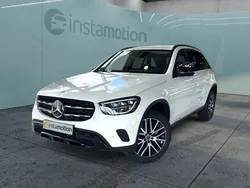 Weiß Gebraucht 2022 Mercedes GLC220 SUV | 63.800 €