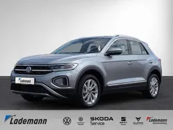 Pyritsilber Gebraucht 2024 VW T-Roc Style SUV | 29.284 € (Fairer Preis)