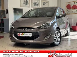 Braun Gebraucht 2015 Hyundai ix20 Edition Van / Kleinbus | 11.490 € (Fairer Preis)