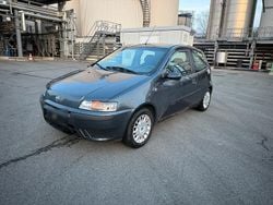 Grau Gebraucht 2002 Fiat Punto Active Kleinwagen | 1.750 € (Etwas zu teuer)