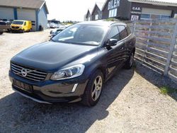 Grau Gebraucht 2015 Volvo XC60 Momentum SUV | 8.900 € (Guter Preis)