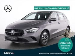 Grau Gebraucht 2024 Mercedes 180 Progressive Limousine | 28.885 € (Guter Preis)
