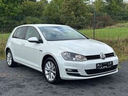 Weiß Gebraucht 2015 VW Golf VII LOUNGE Limousine | 7.900 € (Guter Preis)