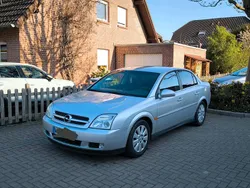 Silber Gebraucht 2002 Opel Vectra Limousine | 1.080 €