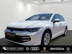 Pure white Gebraucht 2024 VW Golf VIII Life Limousine | 26.660 € (Fairer Preis)