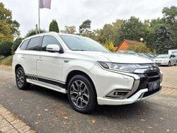 Weiß Gebraucht 2019 Mitsubishi Outlander P-HEV Top SUV | 17.990 € (Superpreis)
