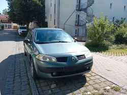 Grün Gebraucht 2003 Renault Mégane II Limousine | 600 € (Guter Preis)