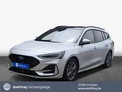 Silber Gebraucht 2023 Ford Focus ST-Line Kombi | 22.940 € (Superpreis)